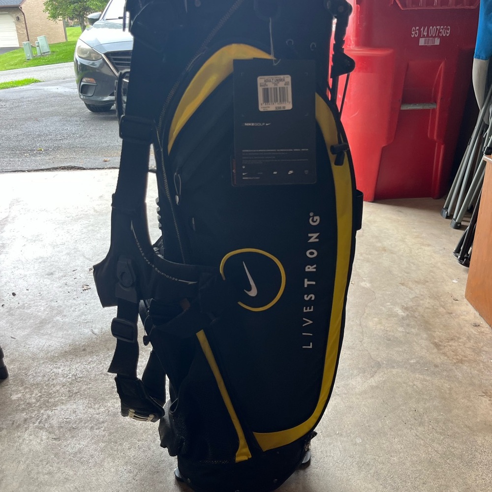 Nike Golf Bag in Black and Yellow